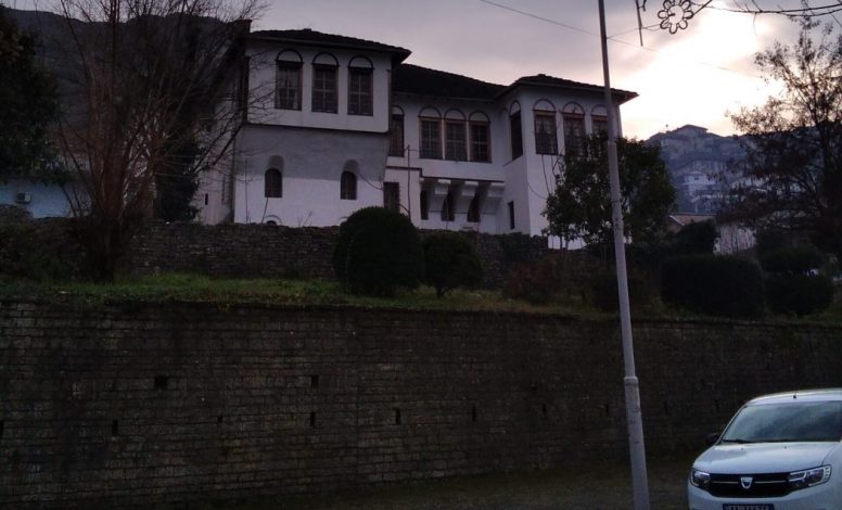 Babameto house